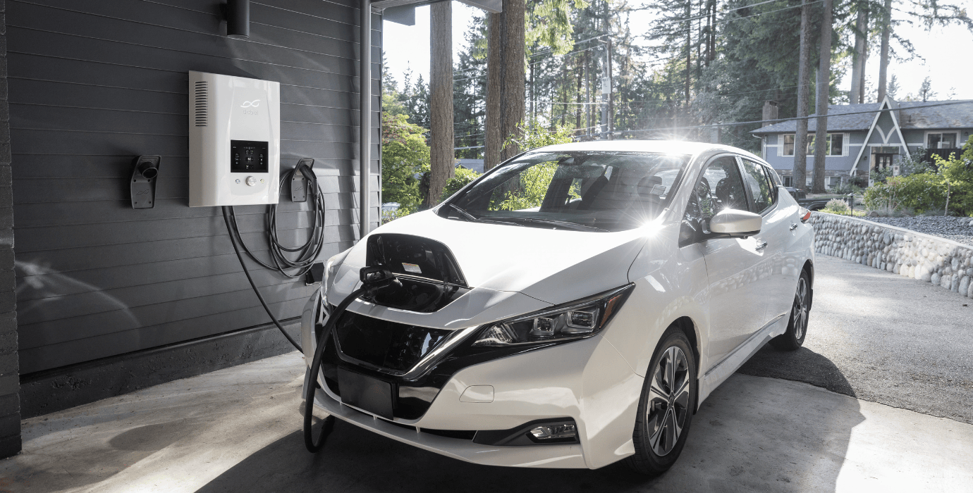Nissan LEAF — borne de recharge électrique et prise renforcée